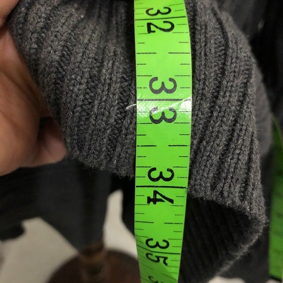 Mens Grey Sweater. Old Navy. XL - Picture 5 of 6